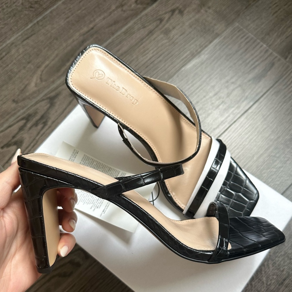 Square Toe Two Strap Heels - Picture 5 of 6